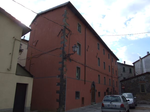 House in Pieve Fosciana - view 1