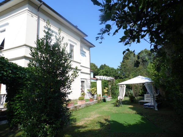 House in Barga - view 1