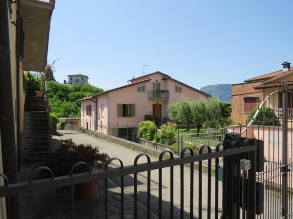 House in Barga - view 1