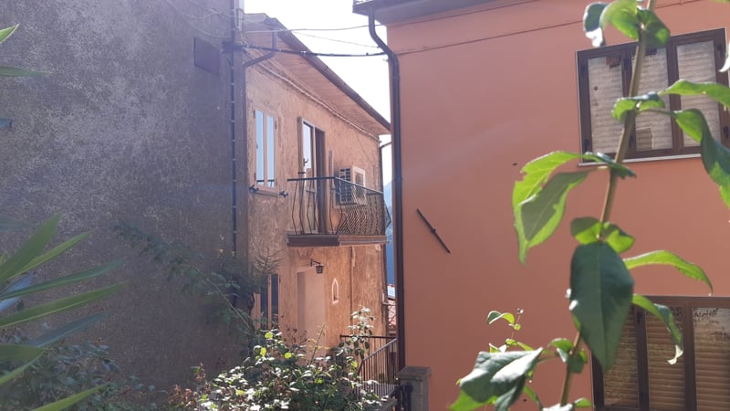 House in Gallicano - view 1