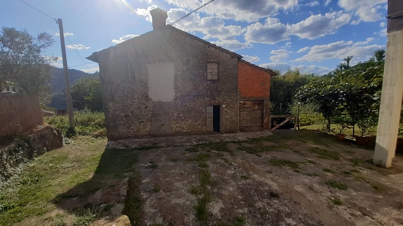 House in Fosciandora - view 1