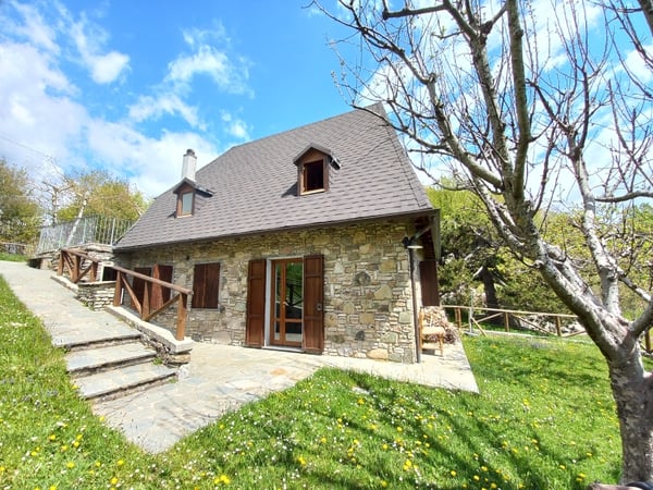 House in Careggine - view 1