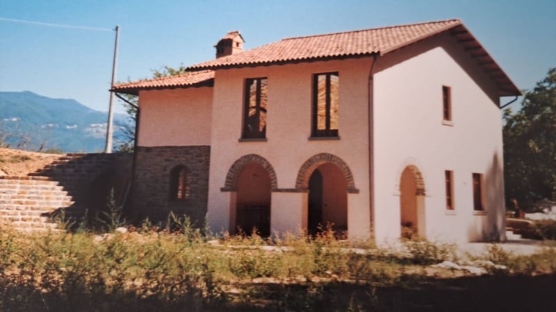 House in Camporgiano - view 1
