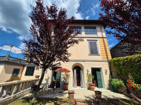 House in Barga - view 1