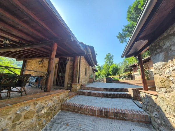 House in Fosciandora - view 1