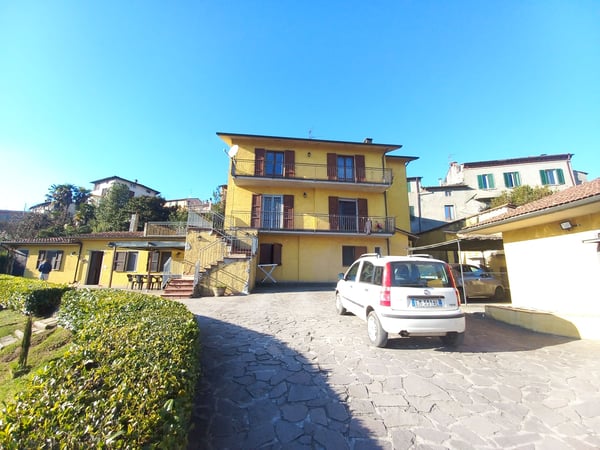 House in Barga - view 1