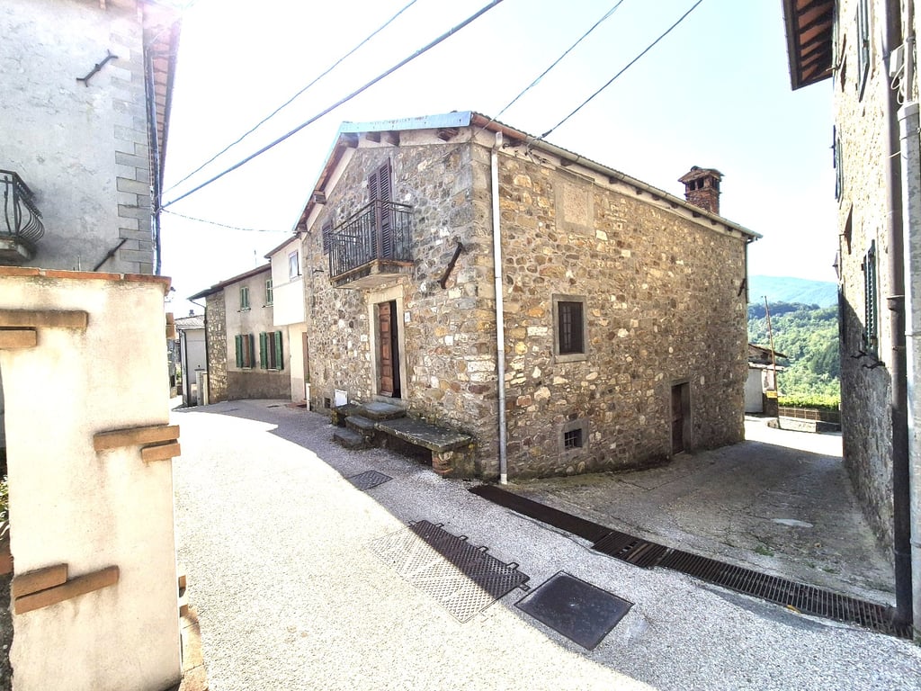 House in Piazza al Serchio