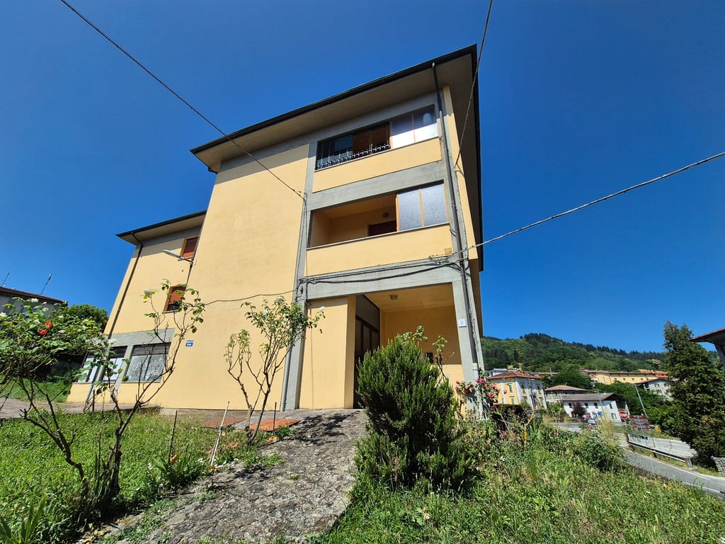 House in Camporgiano - Image 2