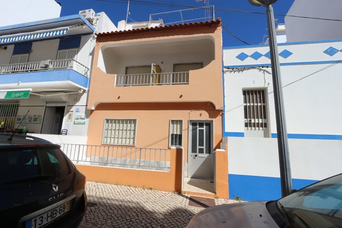 House in Monte Gordo - view 1