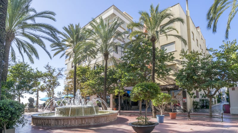 House in Estepona - view 1