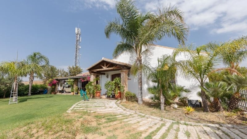 House in Estepona - view 1