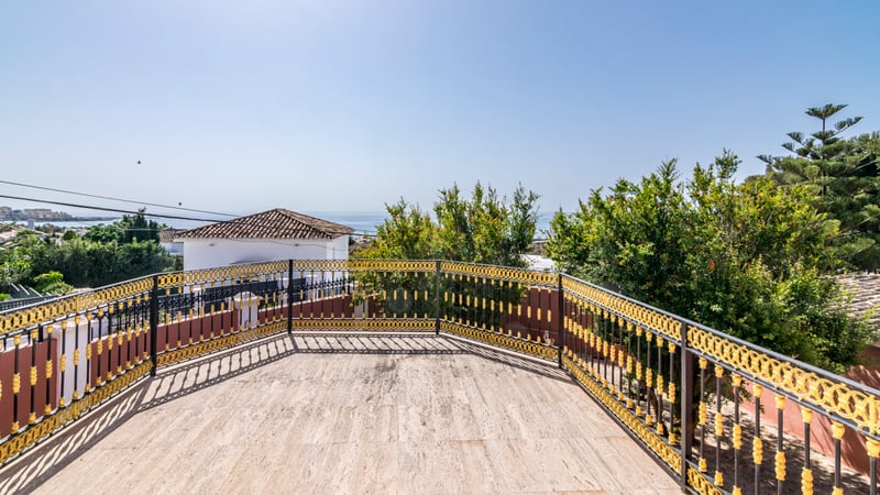 House in Estepona - view 1