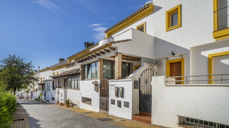 House in Estepona - view 1