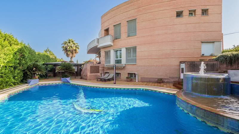 House in La Salud - view 1