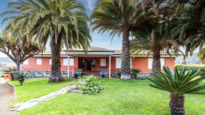 House in Santa Brigida - view 1