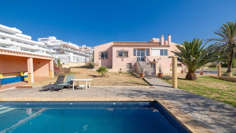 House in Estepona - view 1