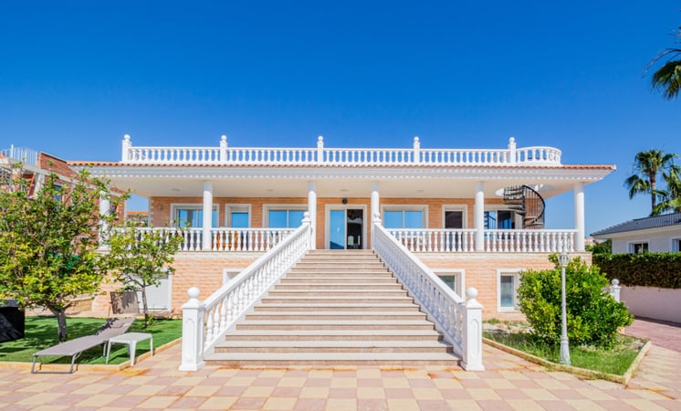 Villa in l'Alfas del Pi - view 1