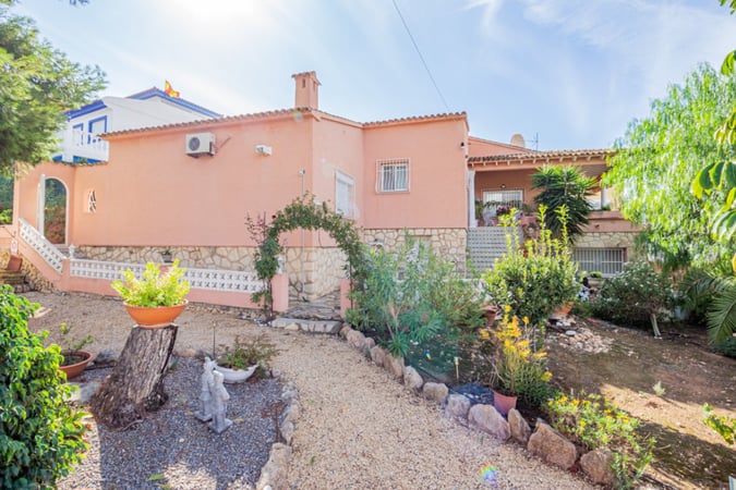 Villa in L'Albir - view 1