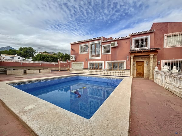 Villa in l'Alfas del Pi - view 1