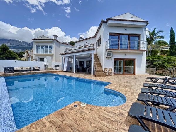 Villa in Altea - view 1