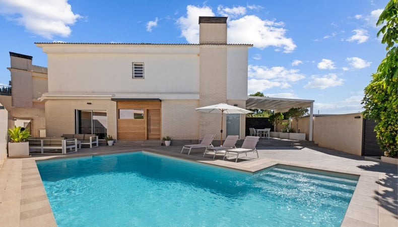 House in l'Alfas del Pi - view 1