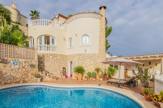 Villa in La Nucia - view 1