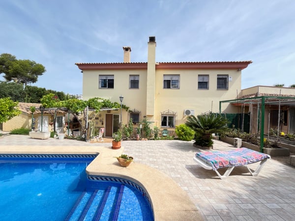 Villa in L'Albir - view 1