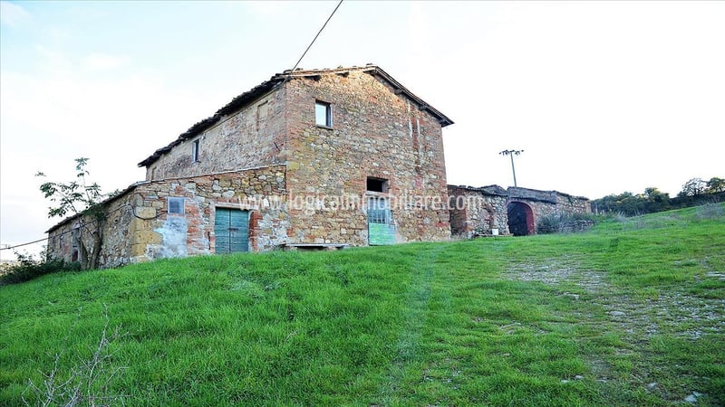 Farm, Ranch or Equestrian in Montepulciano - view 1