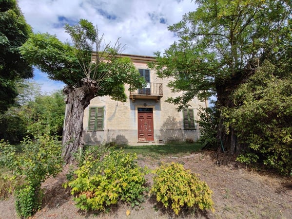 House in Strevi - view 1