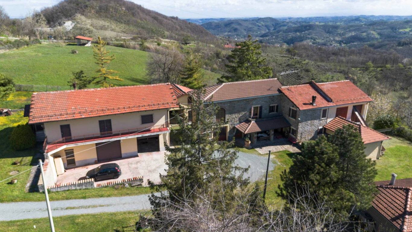 House in Cavatore - Image 3