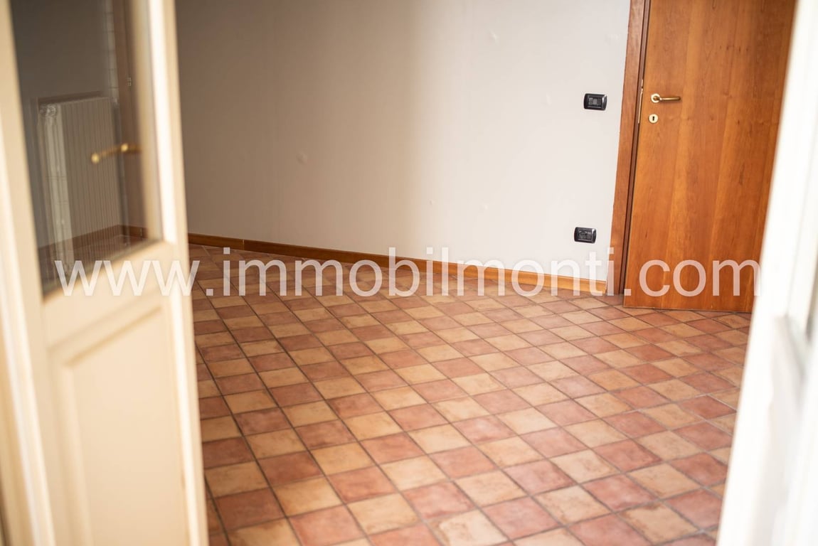 Apartment in Acqui Terme - Image 3
