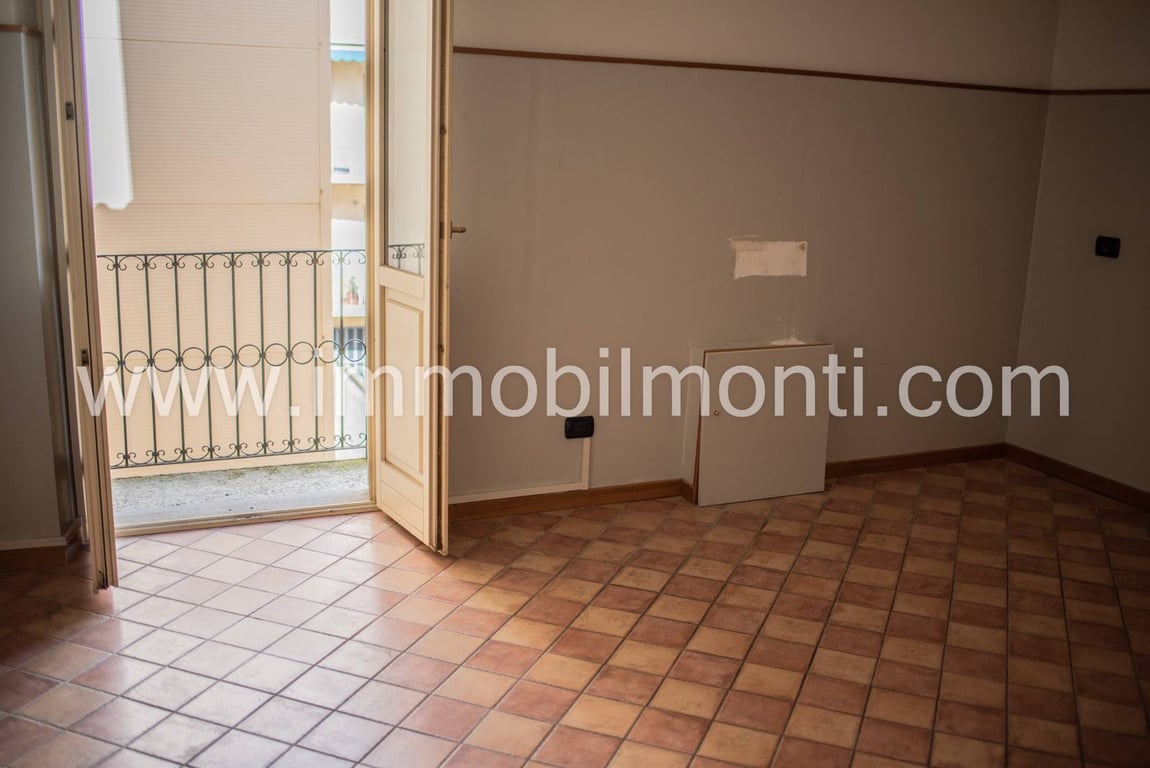 Apartment in Acqui Terme - Image 2