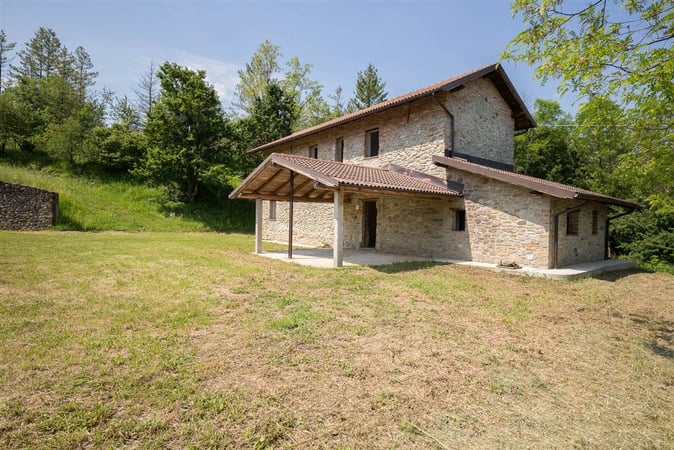 House in Morbello - view 1