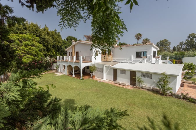 Villa in Atalaya Isdabe - view 1