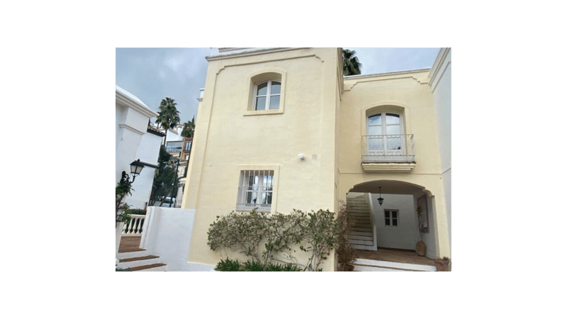 House in Benahavis - view 1