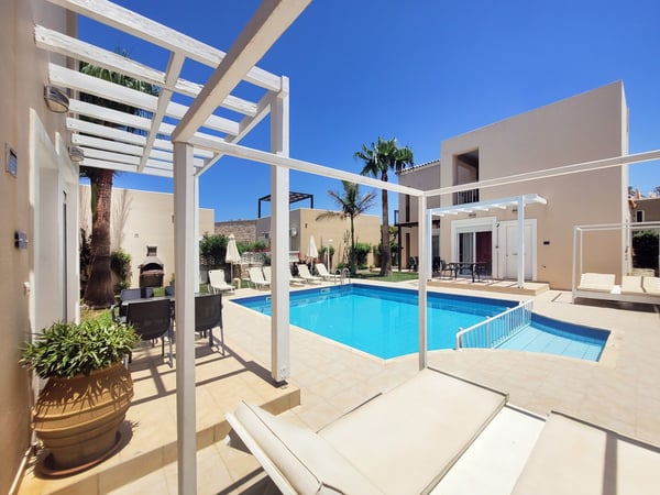 House in Nopigeia - view 1