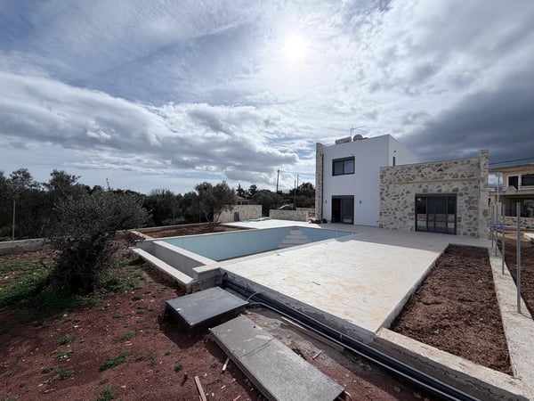 House in Drapanos - view 1