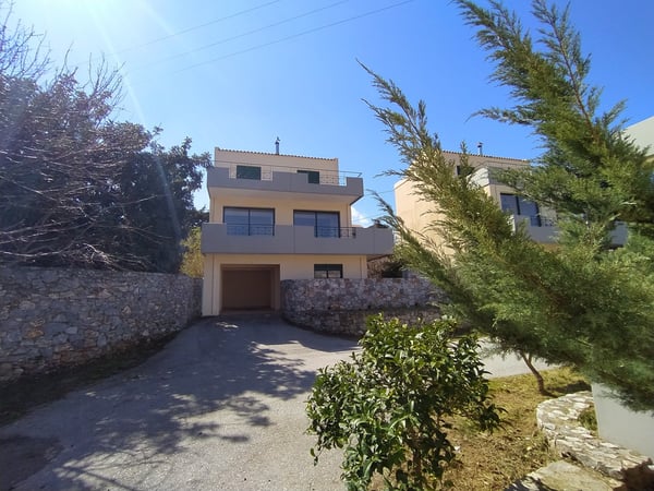 House in Kefalas - view 1