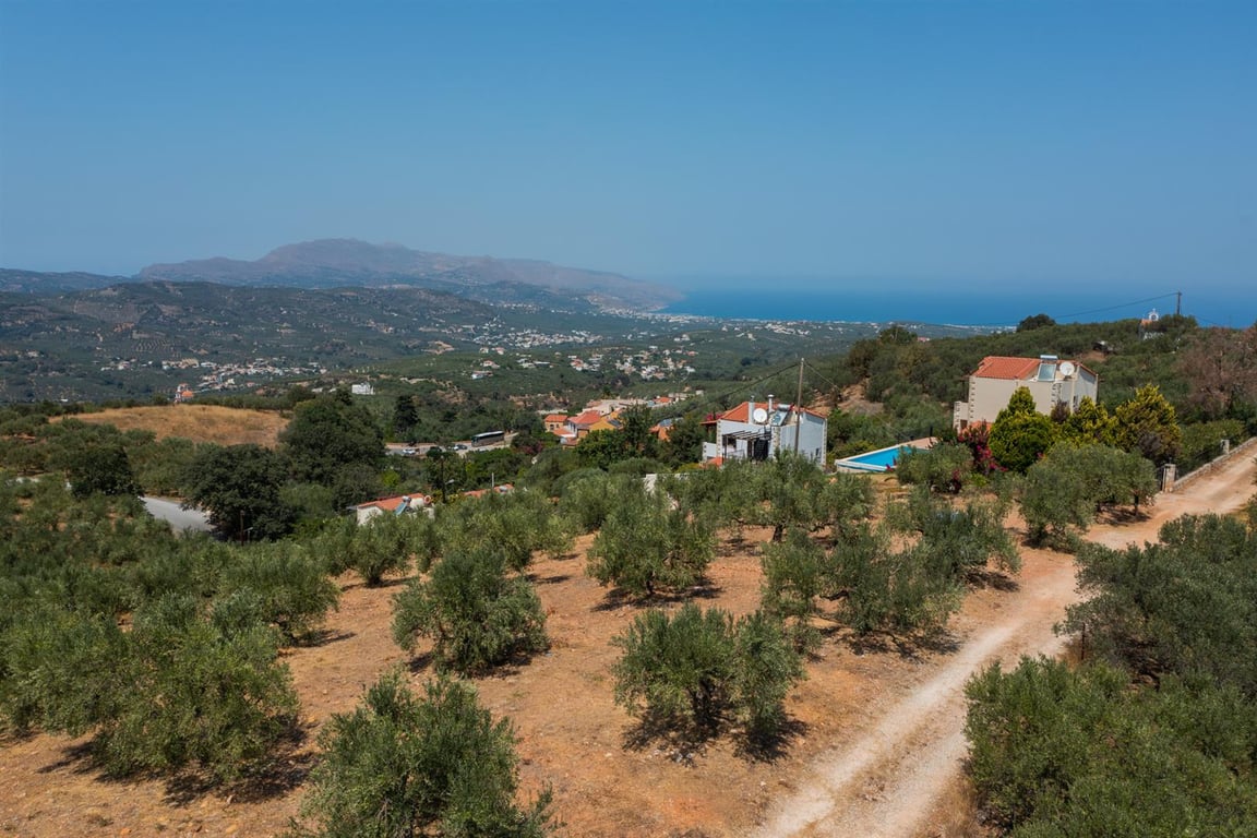 House in Vouves - Image 3