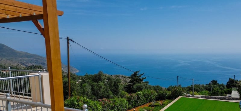 House in Kefalas - view 1