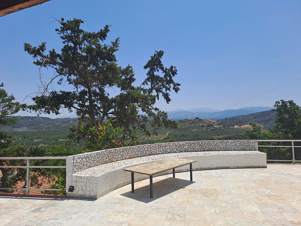 House in Melissourgeio - Image 3