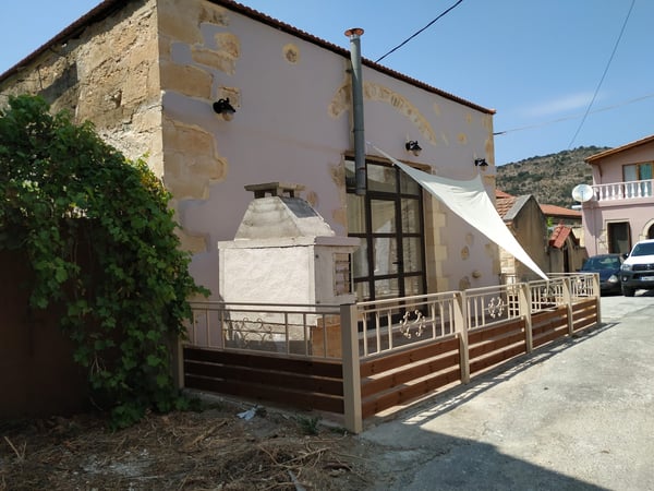 House in Kalamitsi Alexandrou - view 1
