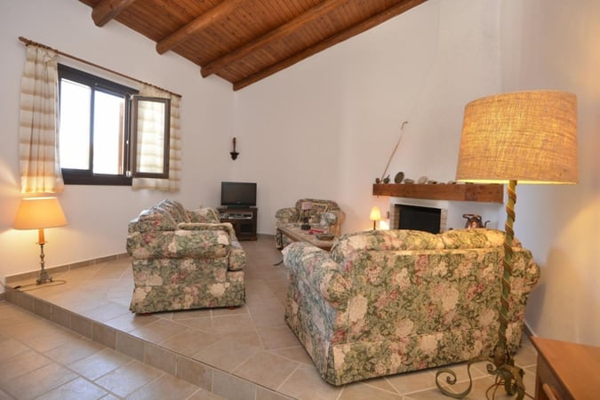 House in Pemonia - view 1