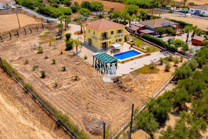 House in Frenaros - view 1