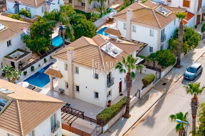 House in Paralimni - view 1