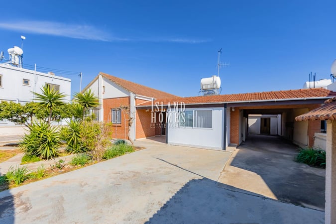 House in Frenaros - view 1