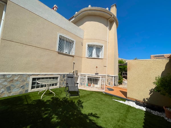 Villa in Rojales - view 1