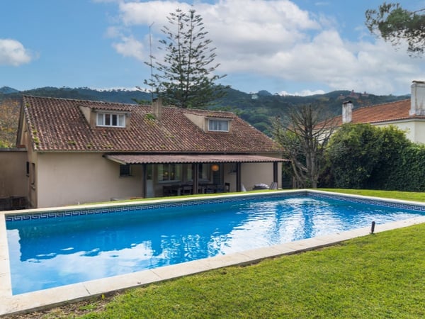 Villa in Sintra - view 1