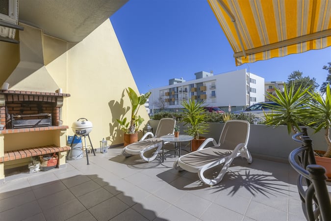 Apartment in Meia Praia - view 1