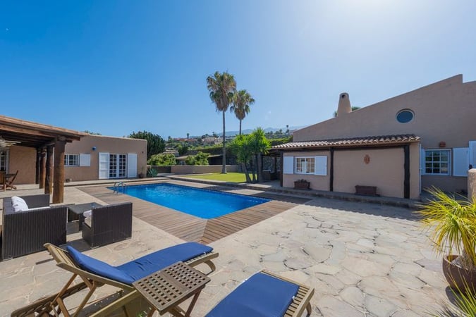 House in La Hidalga - view 1